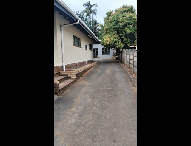 3 BEDROOM HOUSE FOR SALE IN BLUFF
